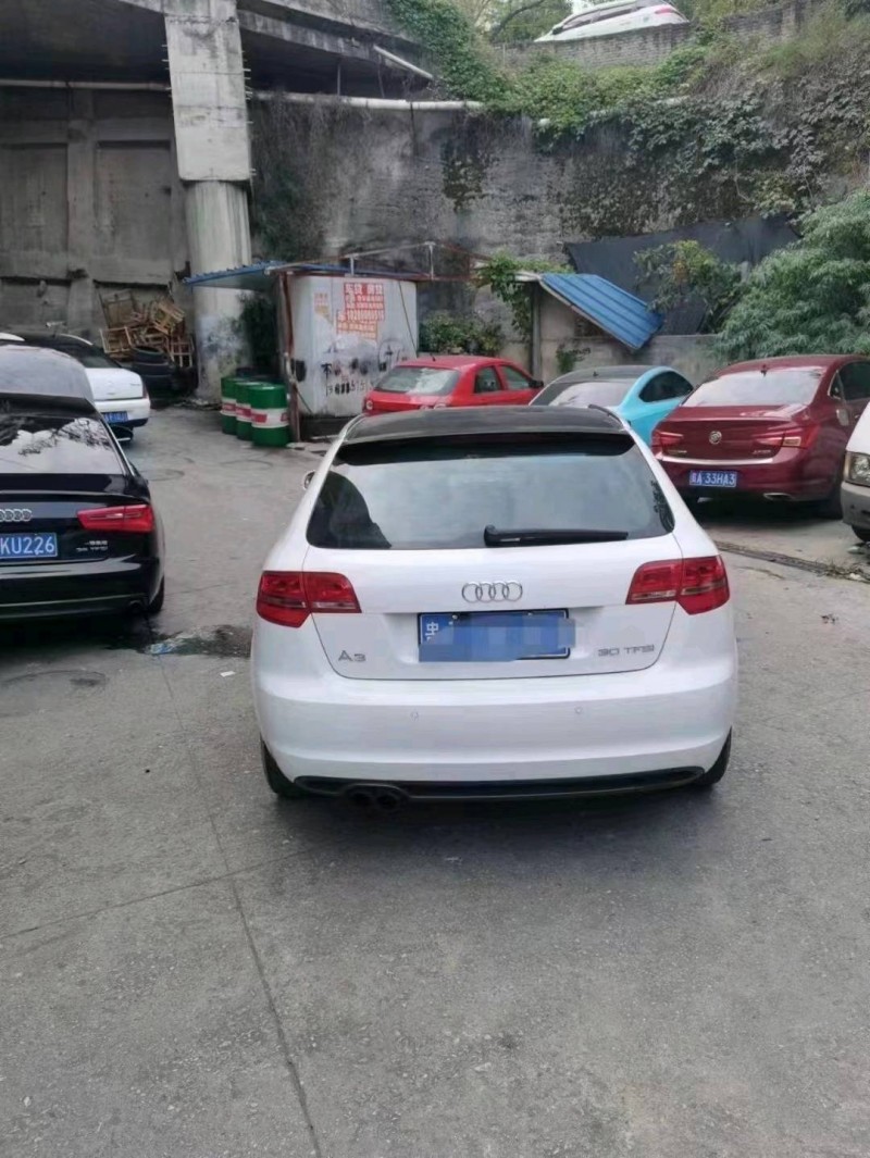 成都13年奥迪A33