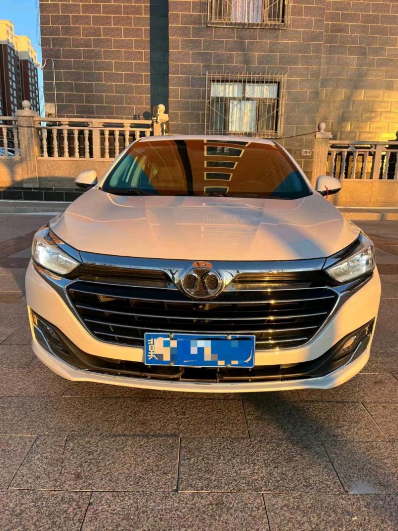 邯郸19年北汽绅宝智行1