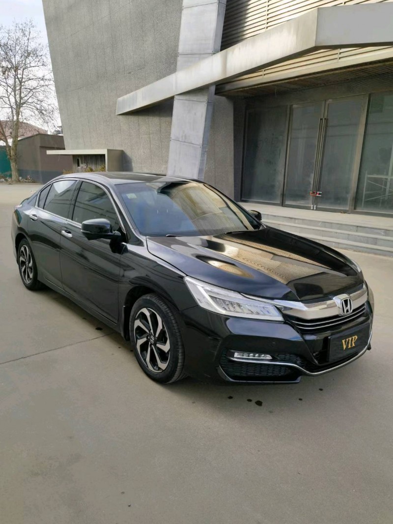 枣庄17年本田雅阁2