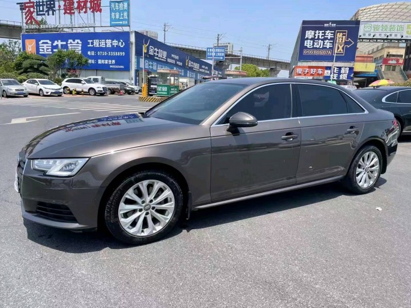 北京17年奥迪A4L3