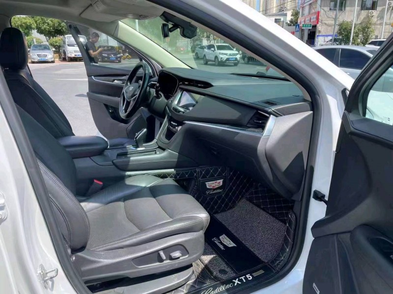 北京17年凯迪拉克XT57