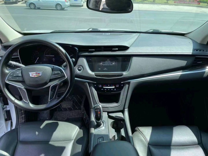 北京17年凯迪拉克XT58