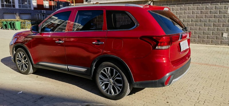 邯郸17年三菱欧蓝德7