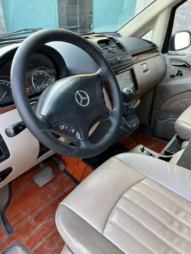 枣庄11年奔驰唯雅诺2