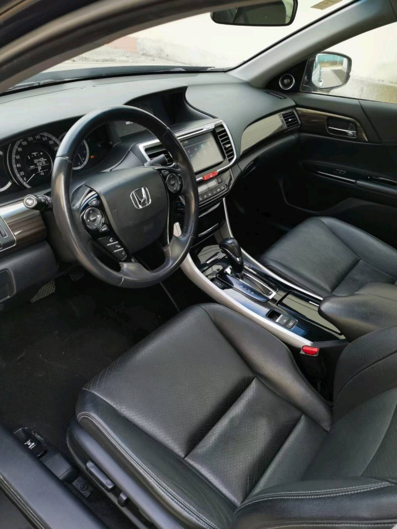 枣庄17年本田雅阁8
