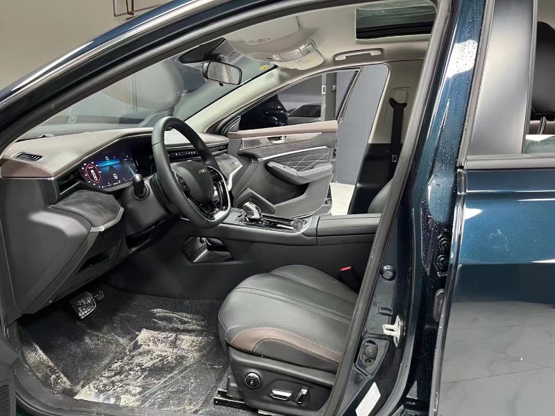 成都22年东风奕炫8