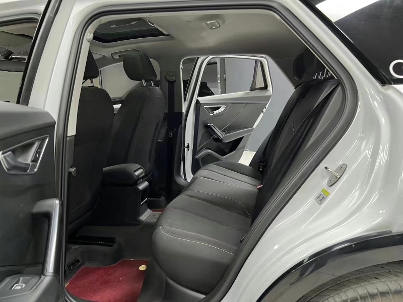 成都19年奥迪Q29