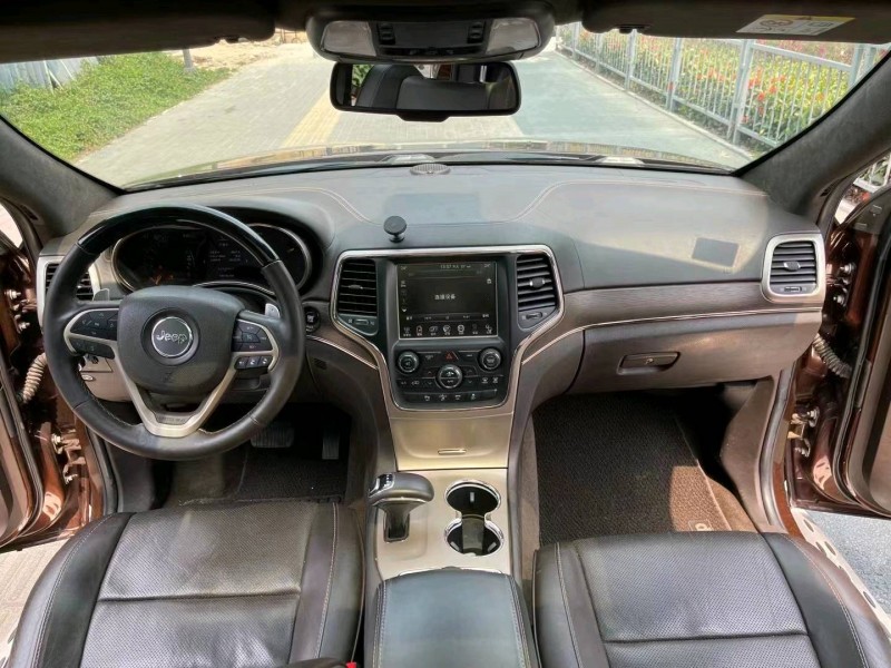 广州14年Jeep大切诺基3