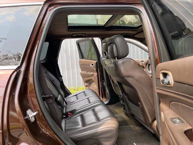 广州14年Jeep大切诺基7