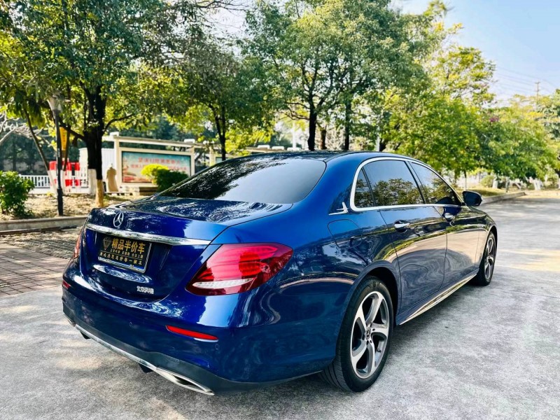 广州19年奔驰E8