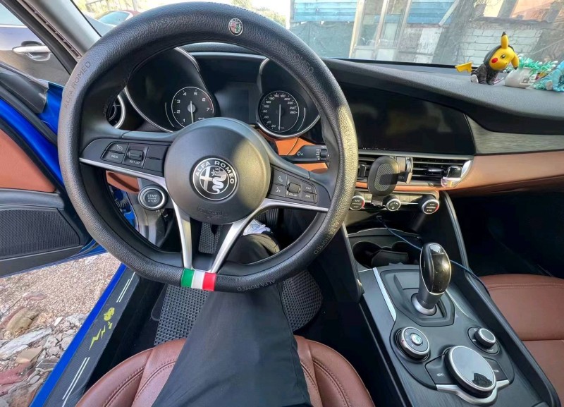 广州19年阿尔法·罗密欧Giulia4