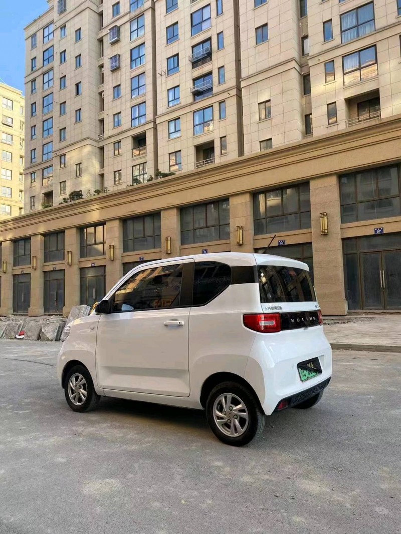 赤峰20年五菱汽車宏光MINI EV4