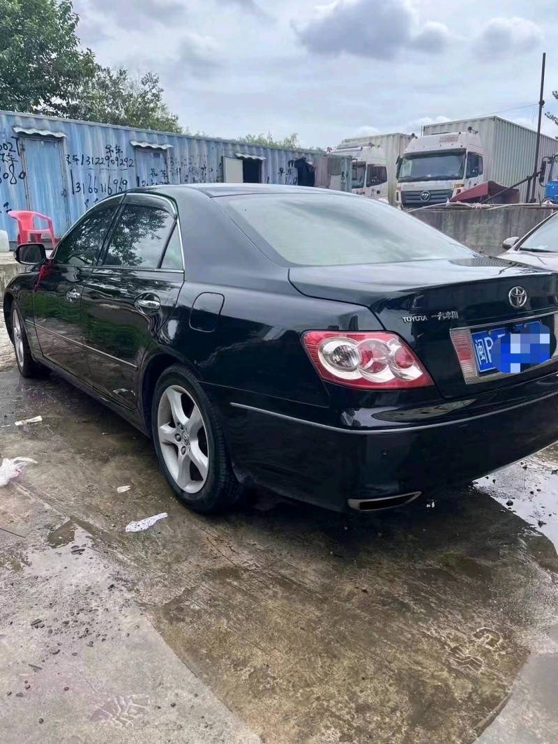 济南09年丰田锐志8