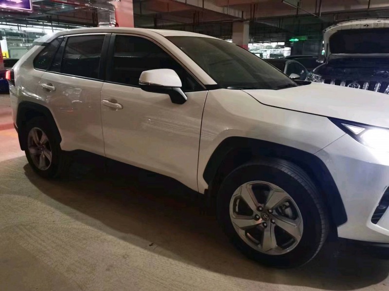重庆22年丰田RAV4荣放3