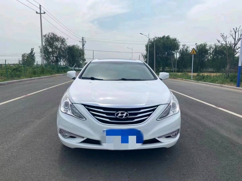 济南17年现代索纳塔八1