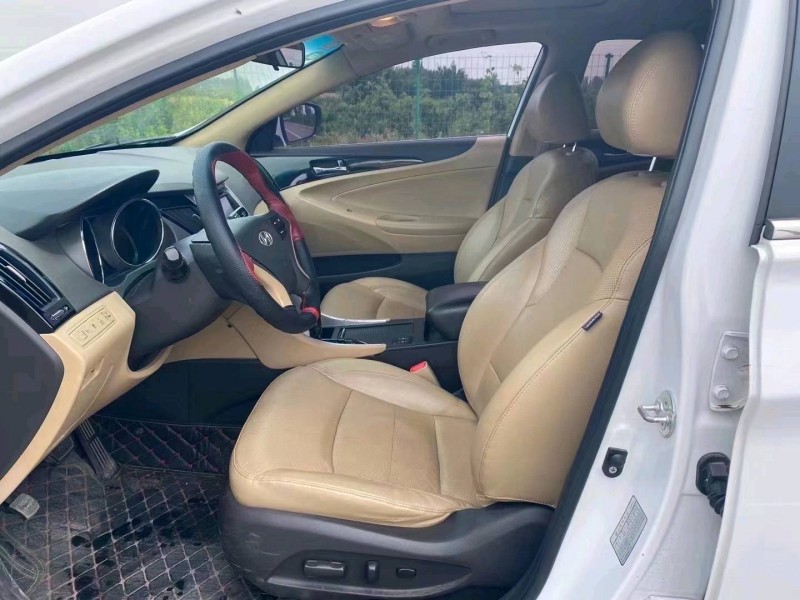 济南17年现代索纳塔八4