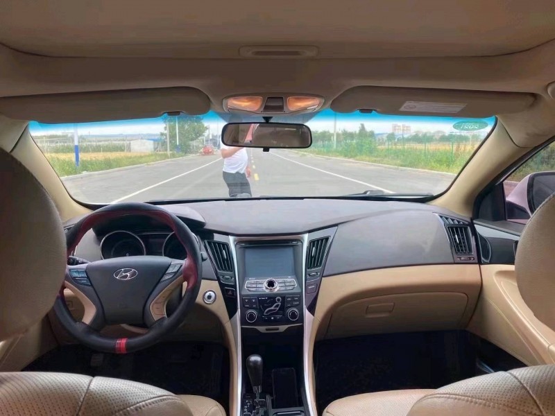 济南17年现代索纳塔八6