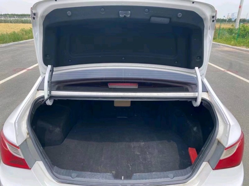 济南17年现代索纳塔八9