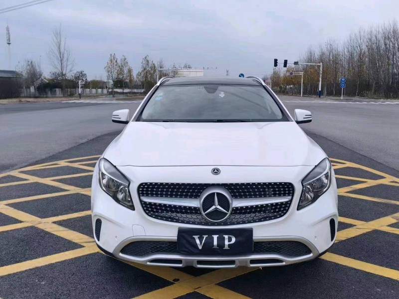 常州17年奔驰GLA1