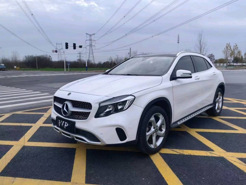 常州17年奔驰GLA2