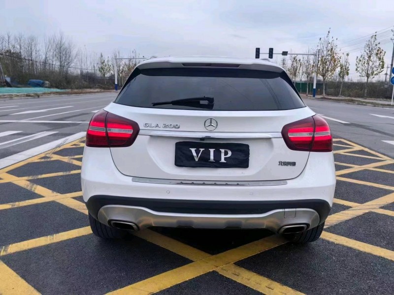 常州17年奔驰GLA3