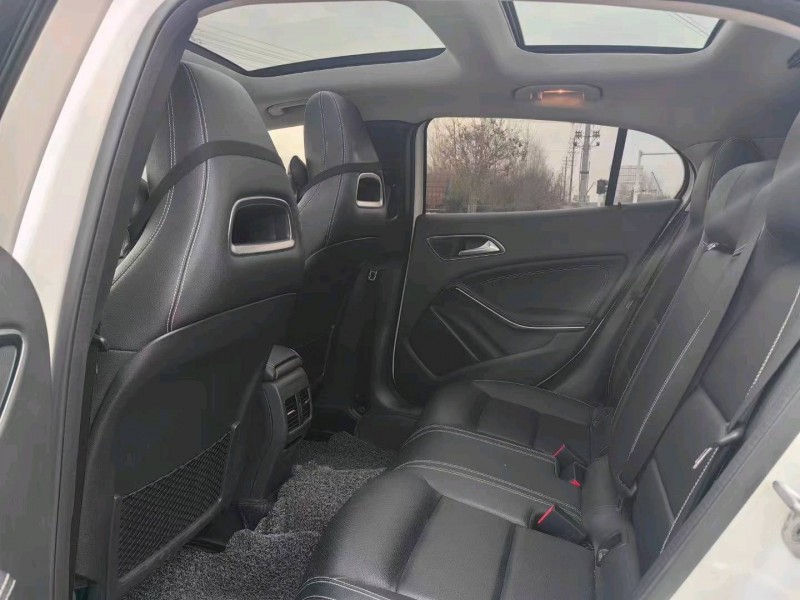 常州17年奔驰GLA8