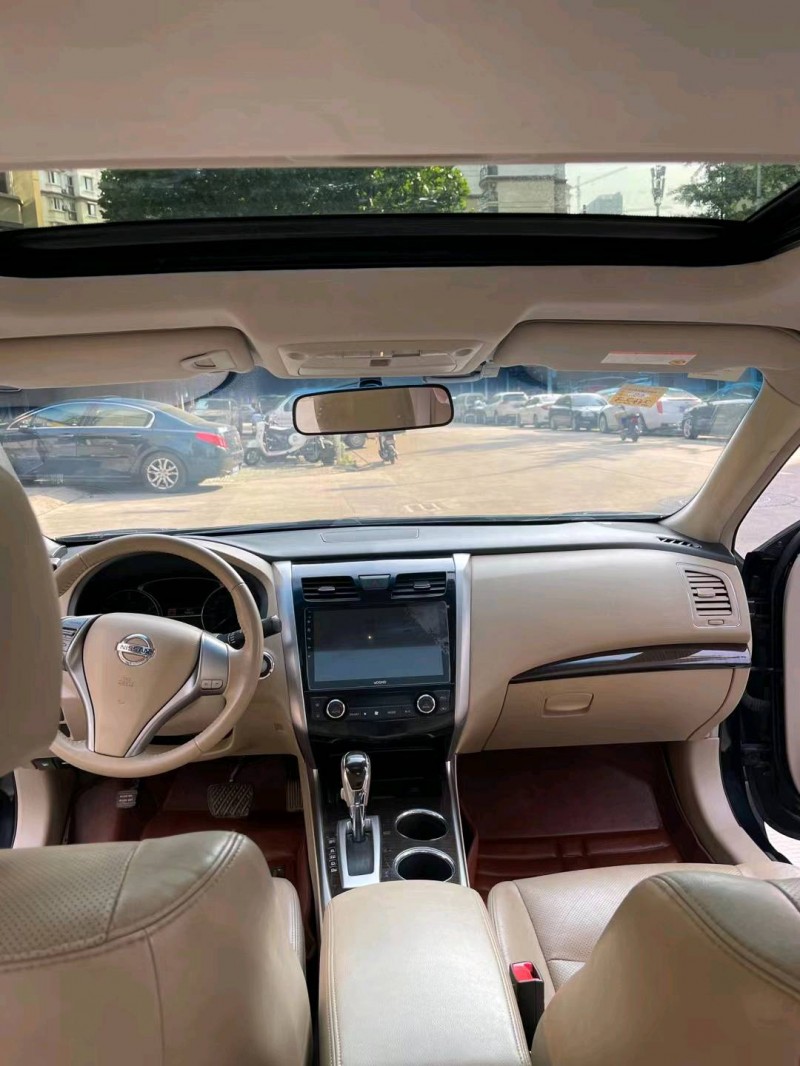 宜昌15年日产天籁5