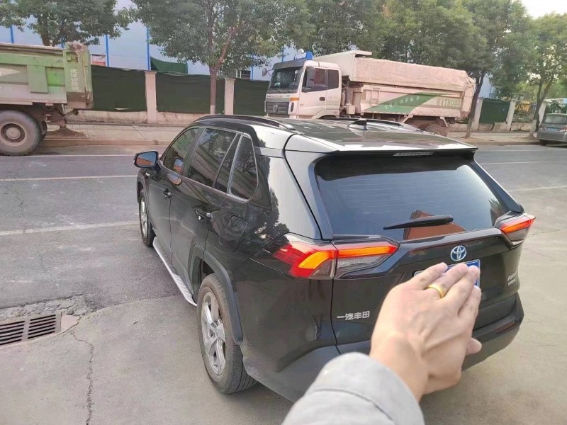 枣庄21年丰田RAV48