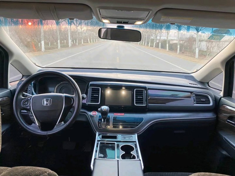 徐州17年本田艾力绅4