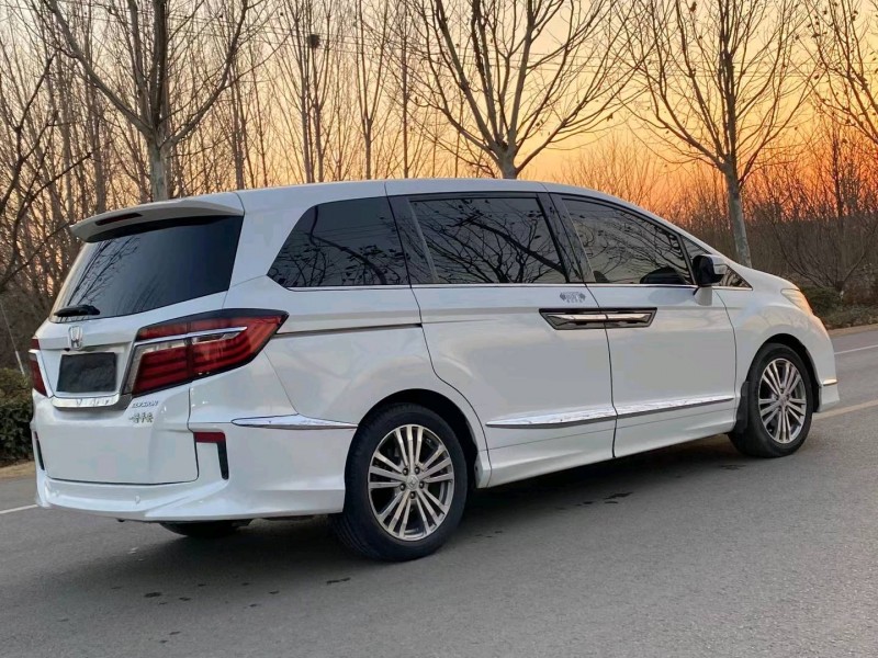 徐州17年本田艾力绅2