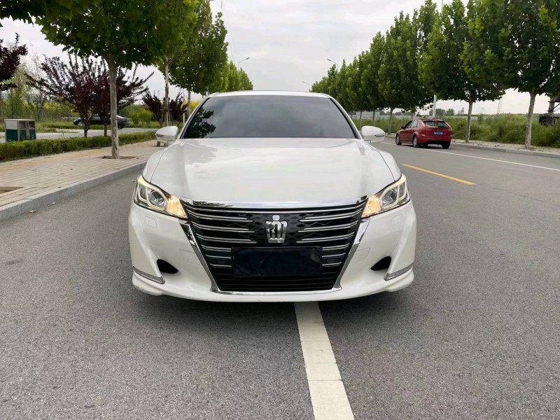 廊坊16年丰田皇冠1