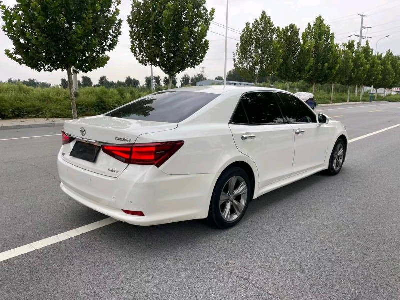 廊坊16年丰田皇冠5