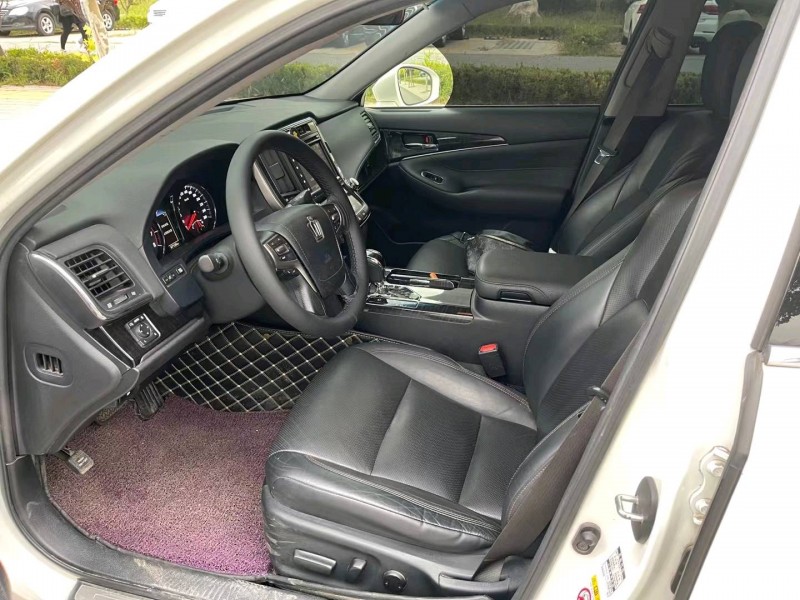 廊坊16年丰田皇冠9