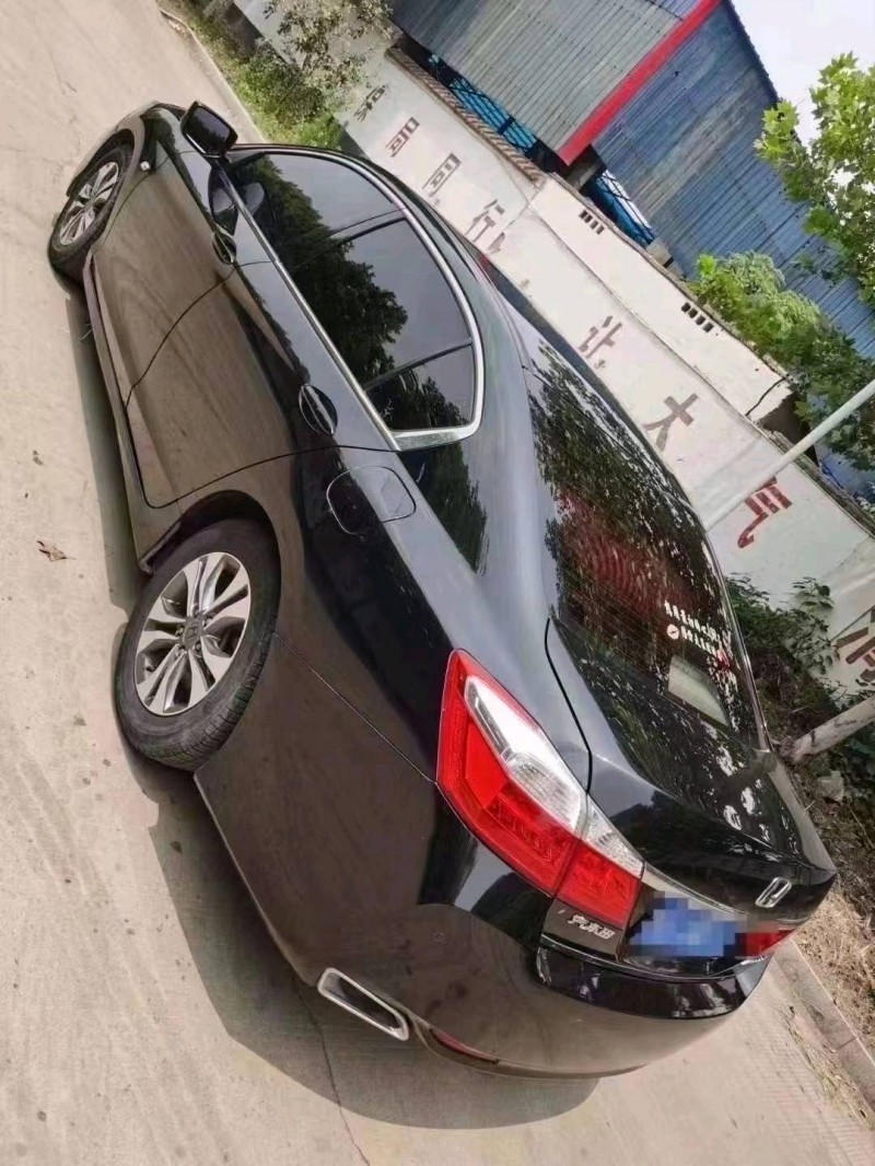 临沂14年本田雅阁3
