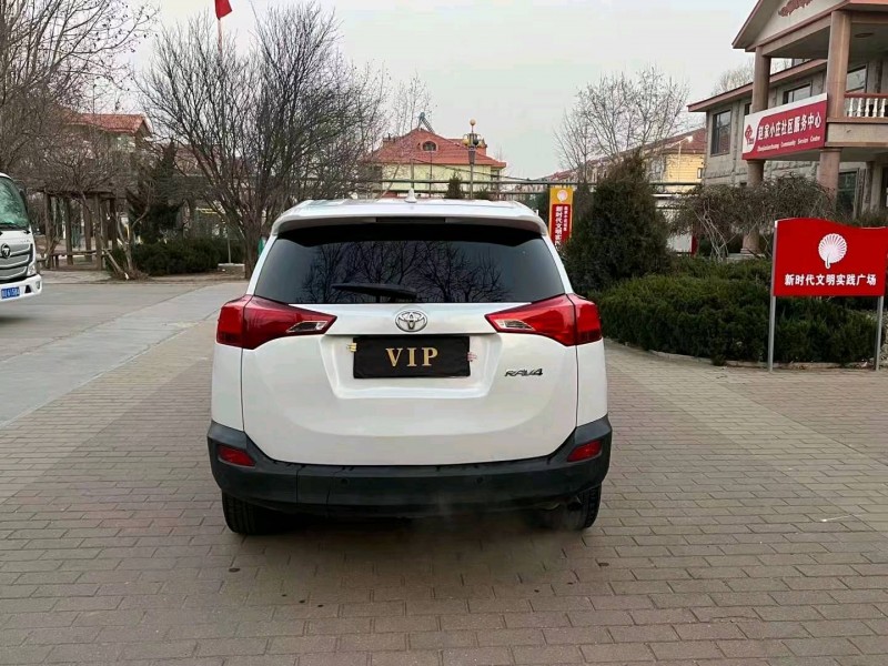东营15年丰田RAV4荣放4