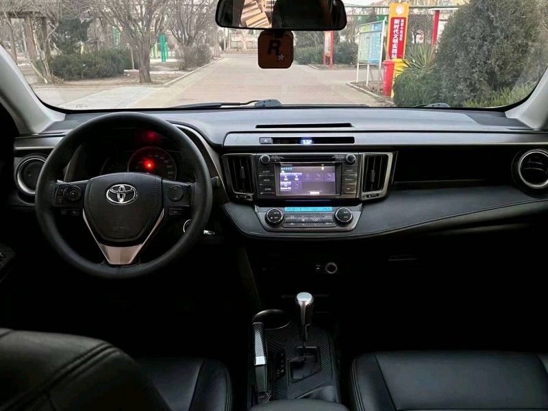 东营15年丰田RAV4荣放6