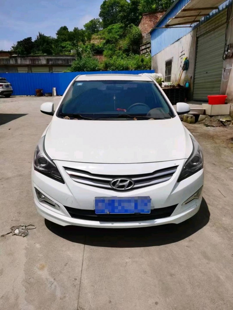 宜昌16年现代瑞纳1