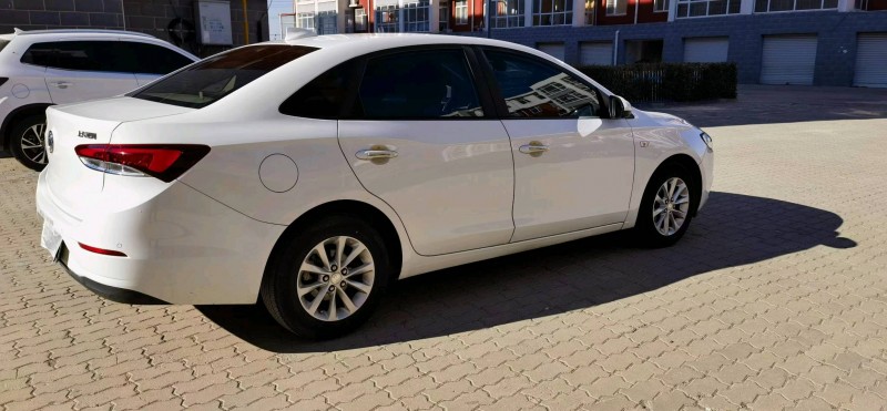 邯郸19年别克君威4