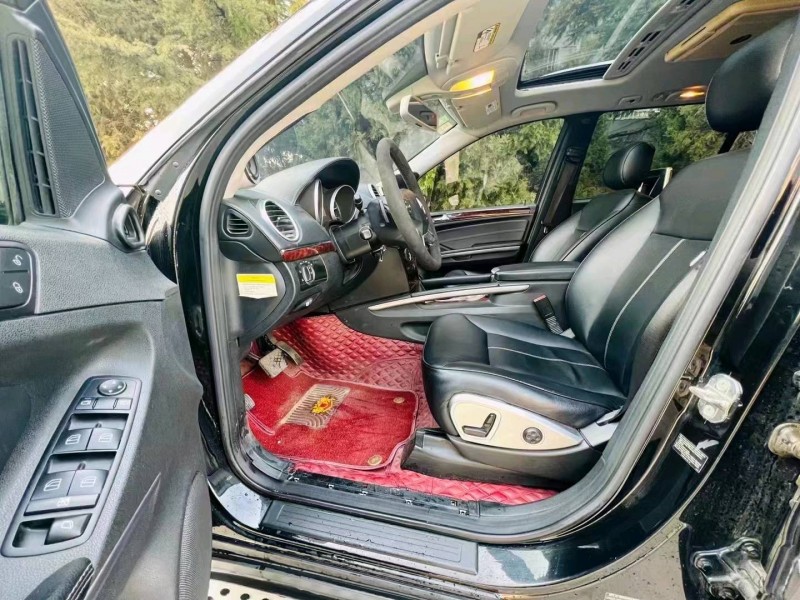 东营12年奔驰GL8