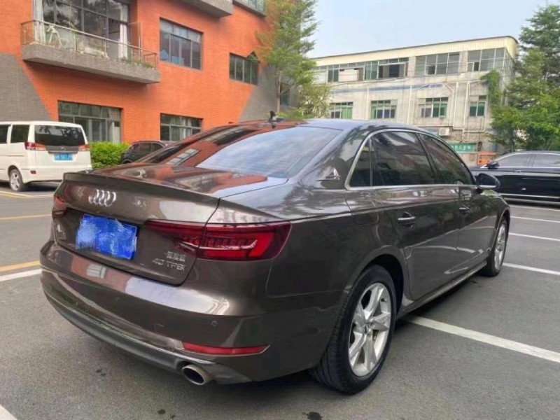 宜昌19年奥迪A4L7