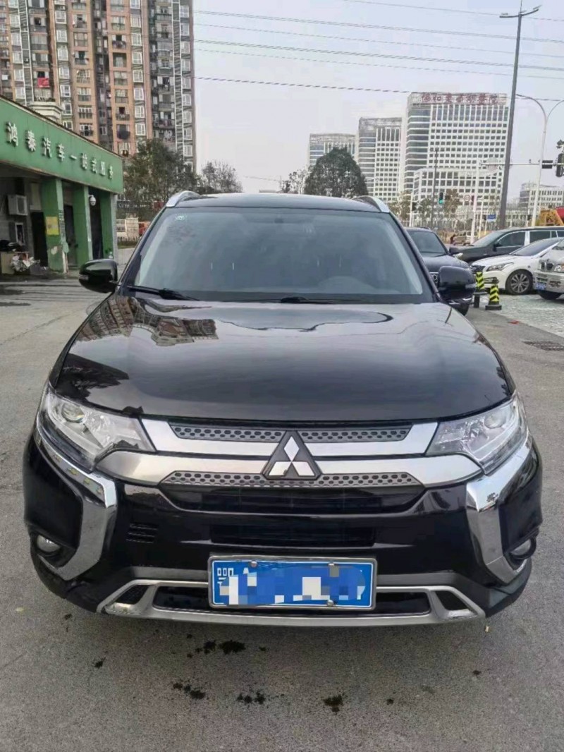 武汉19年三菱欧蓝德1