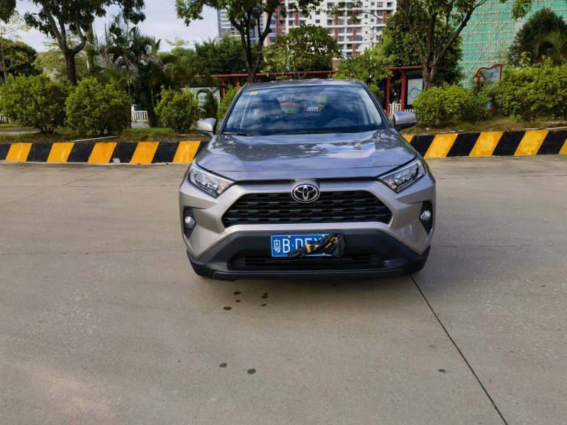 广州21年丰田RAV4荣放1