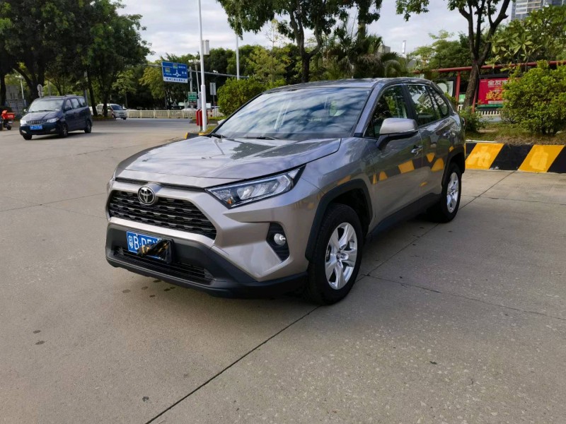 广州21年丰田RAV4荣放3