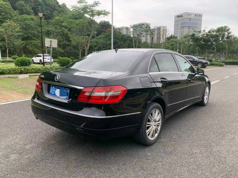 广州13年奔驰E8