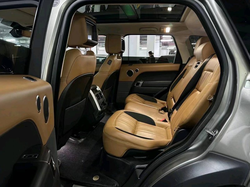 广州18年路虎揽胜运动7