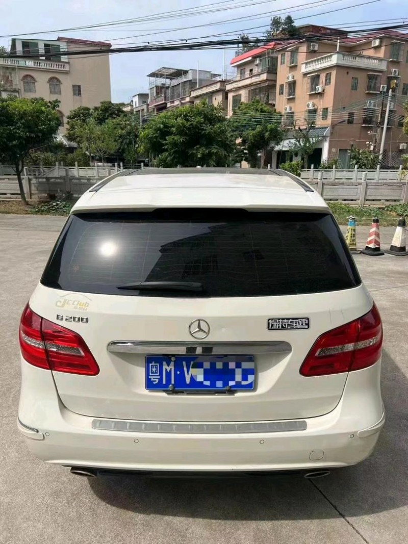 广州15年奔驰B9