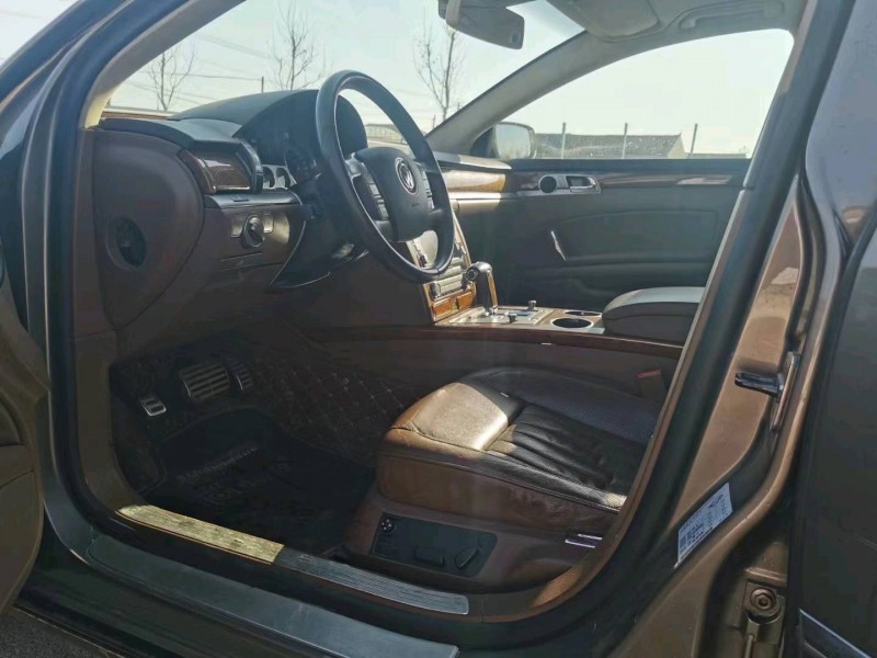 济南13年大众辉腾3