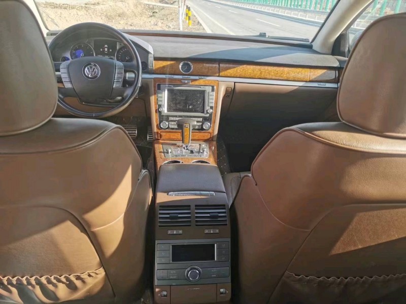 济南13年大众辉腾5