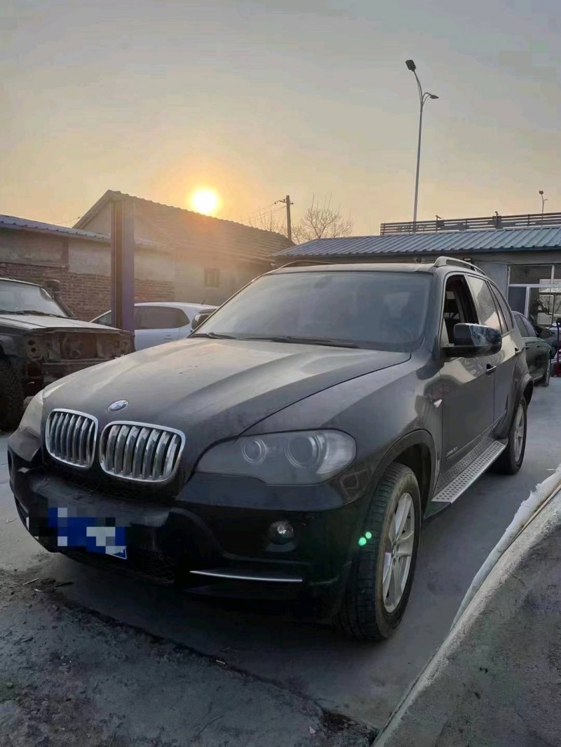 济南09年宝马X52