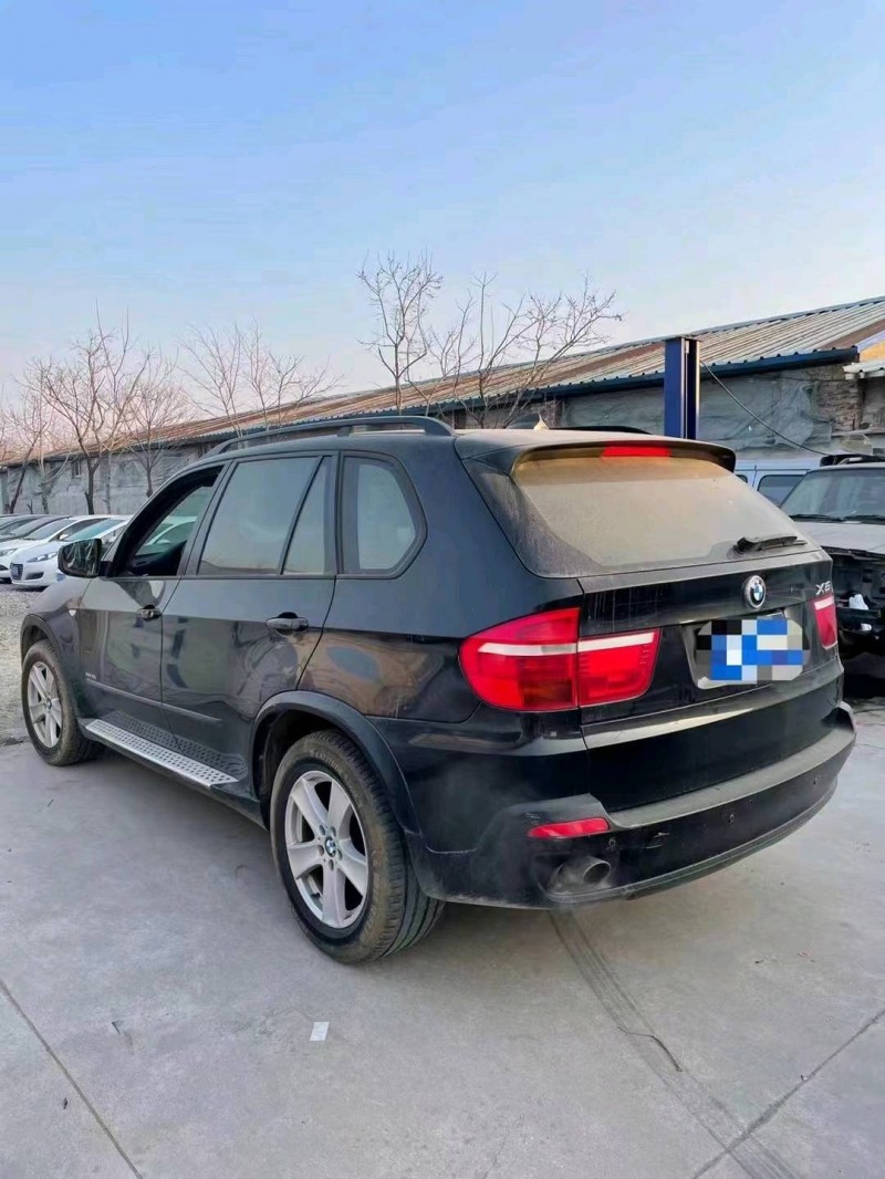 济南09年宝马X57